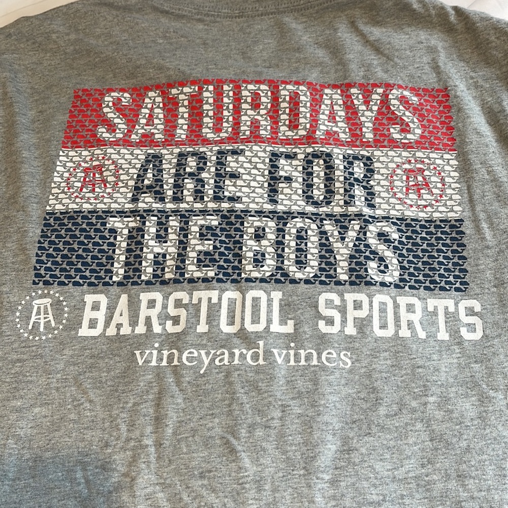 Limited Edition Vineyard Vines x Barstool Sports - Mens Medium
